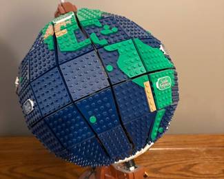 LEGO Globe #21332. Used & Built