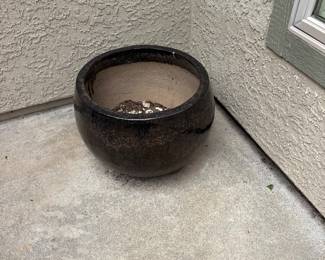 Outdoor pottery pots 