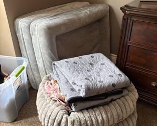 Lots of Animal beds & blankets 