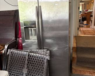 Side by side refrigerator w/ water in door