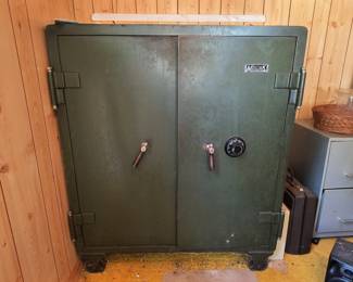 Large safe out of service station