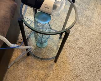 End table with lamps