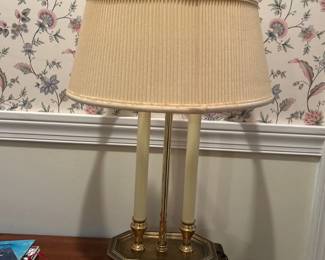 Vintage sold brass lamp 