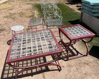 Small 20x21 large 32x18