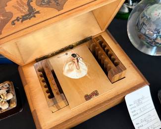 cigarette music box $50