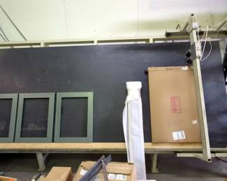 Frame Clamp Machine, Powers On, Includes Accessories 