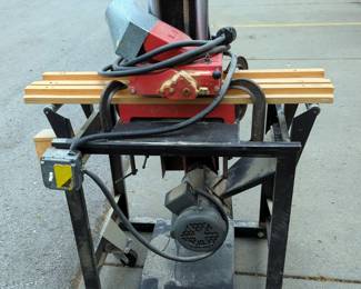 Williams & Hussey Molder, Powers On 