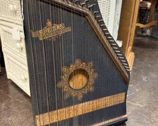 Vintage Columbia Zither, fretless chord zither commonly produced in the 19th & 20th century 