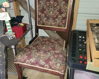 Upholstered side chair