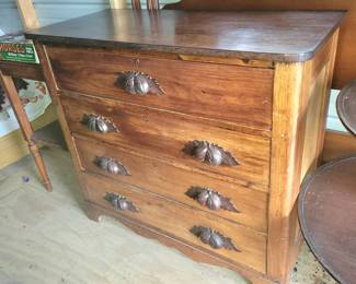 Antique chest of drawers