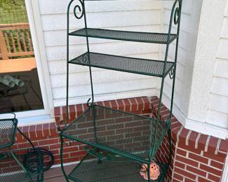 Outdoor Metal Bakers Rack