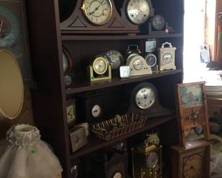 Assortment of clocks 