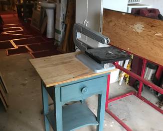 Jig saw on stand