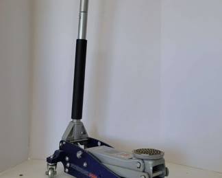Pittsburgh 1.5 Ton Floor Jack