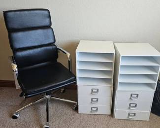 Office Chair  4 Stackable Cubes