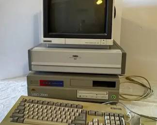 Vintage Amiga 2000, Sanyo VCR  14 Monitor