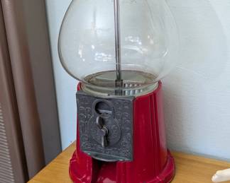 Vintage operational gumball machine 