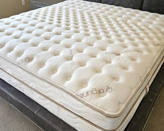 Saatva King Mattress Pillow Top Luxury 14–15" Organic Cotton Made in USA