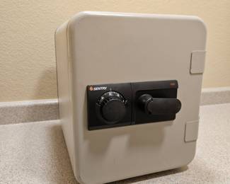 Sentry Fire Safe Model 1250 Combination Lock 1 Hr Fire Rated 15x17x17
