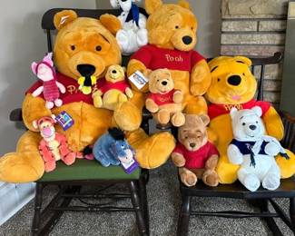 The DISNEY STORE Giant Pooh and Friends