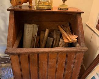 Log/Coal Holder