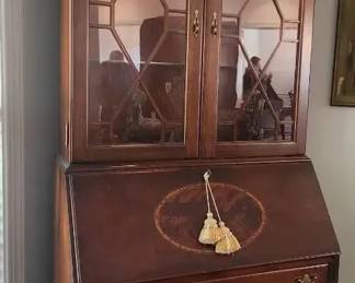 To BID on this item please go to Dothan CTBids  This ONLINE Estate Sale begins closing on Thursday, 4/30 @ 5:30!!  Don't forget to place your MAX PROXY BID & Let the CTBids System BID 4 YOU! PU is in Dothan!  Specific address will be provided to winning bidders on their invoices!! Sale ends 4/30 start'g @ 5:30 – Pick-up will be on SATURDAY 5/2....  Shipping is available on certain items at Buyers Cost.