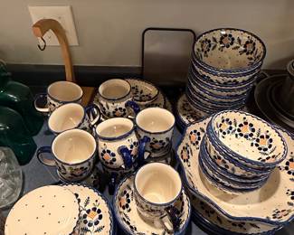 Bolesławiec "Kalina" Pattern 600 Ceramic Dinnerware Set