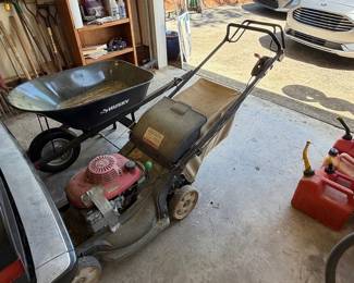 Honda HRN216 Self-Propelled Lawnmower