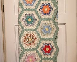 Vintage Grandmother's Flower Garden Quilt - Fussy Cut