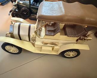 Vintage Jim Beam 1909 Thomas Flyer Decanter