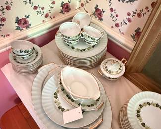 Royal Albert Trillium Dinnerware Set