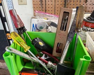 Assorted Hand Tools Lot with Yankee Spiral Ratchet Screwdriver and Irwin Expansive Bit