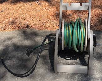 Suncast Hosemobile Hose Reel Cart with Hose