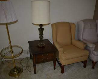VINTAGE CHAIRS, LAMPS AND TABLE
