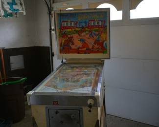 VINTAGE PINBALL MACHINE