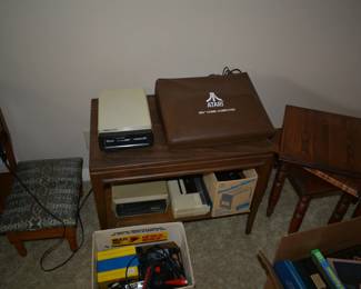 VINTAGE ATARI 800 COMPUTER WITH GAMES AND ACCESSORIES