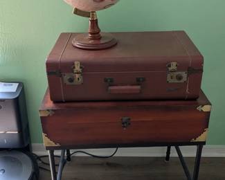 Vintage suitcase/Suitcase stand