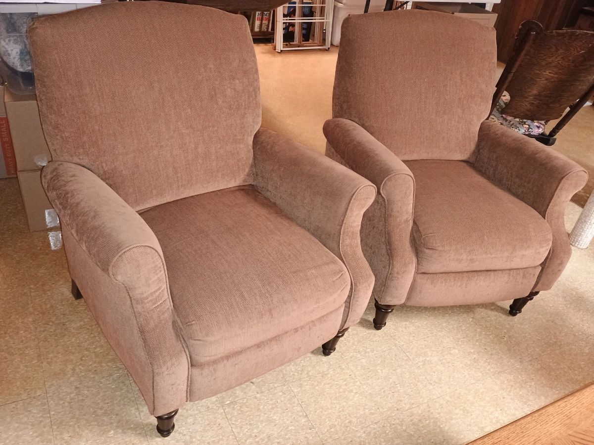 Pair of LANE Recliners light Mauve