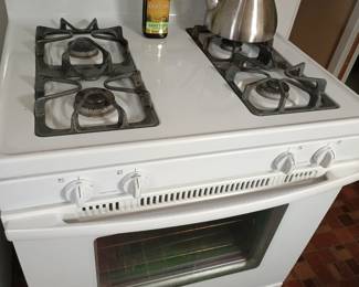 Kitchen Stove w/ OVEN