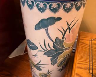 Large Blue White Chinese Porcelain Vase Planter Floral Design Ceramic Decorative