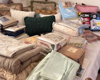 Bedding Linens Lot Sheets Comforters Quilts Pillows Blankets Space Bags New In Package Bedroom