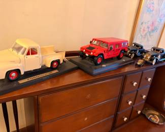 Vintage Die Cast Model Trucks Collectible Vehicles