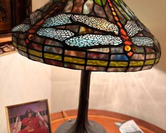 Tiffany Style Stained Glass Dragonfly Table Lamp