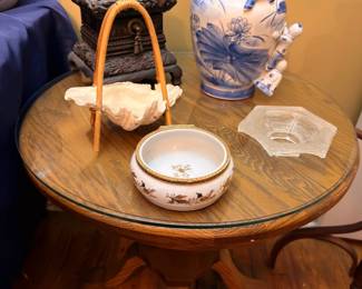 Round Wood Side Table Blue White Porcelain Vase Bronze Box Ceramic Basket Crystal