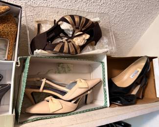 Women's Shoes Striped Heels Cream Pumps Black Dress Shoes Boxes Vintage Footwear Collection Lot