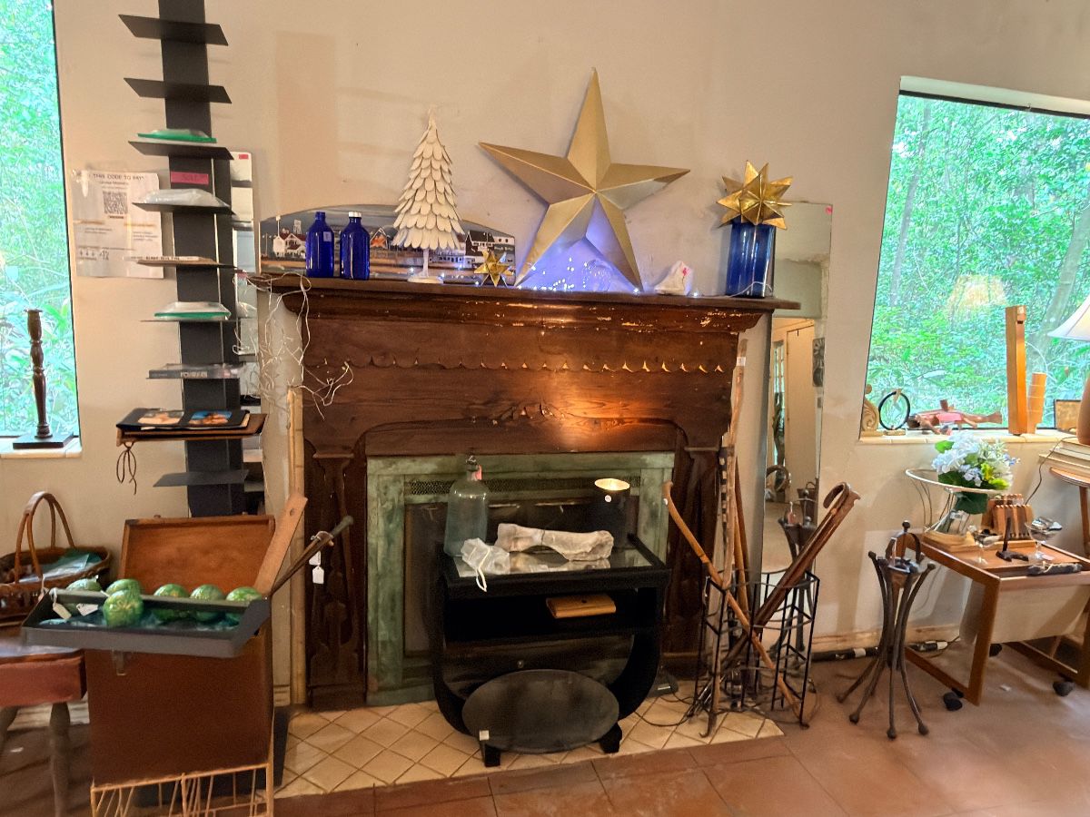 Of course I have gone through the house like a crazy lady and rest staged all the leftover stuff but I’m telling you, I can hear the echoes in this house now :-)