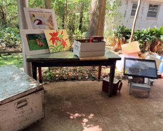 A few new pieces have been added to the garage area so even if you came to the garage sale we had last month you will see some more stuff in here…