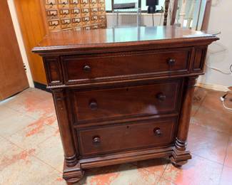 Another small chest of drawers as an elegant side table… solid, hard, rock maple made by the Young Republic group out of Indiana…