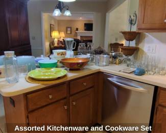 Assorted Kitchenware and Cookware Set second image