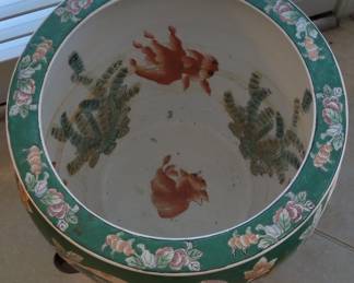 Chinese Export Porcelain Fish Bowl with Wooden Stand second image